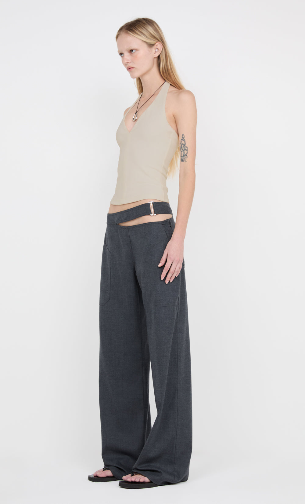 IONE HALTER TOP - TAUPEE