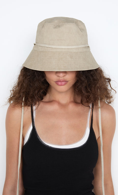 SIA BUCKET HAT - TAUPEE