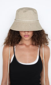 SIA BUCKET HAT - TAUPEE