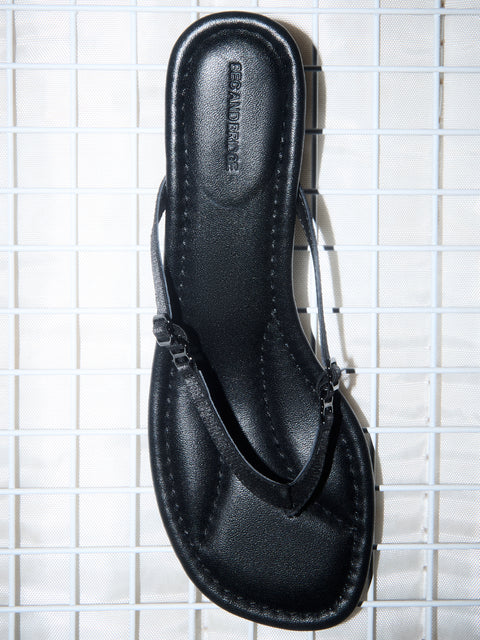 SUMI KITTEN HEEL - BLACK