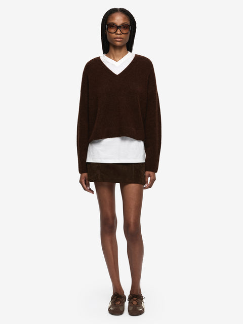 CAMPBELL V CROPPED JUMPER - DARK CHOCOLATE