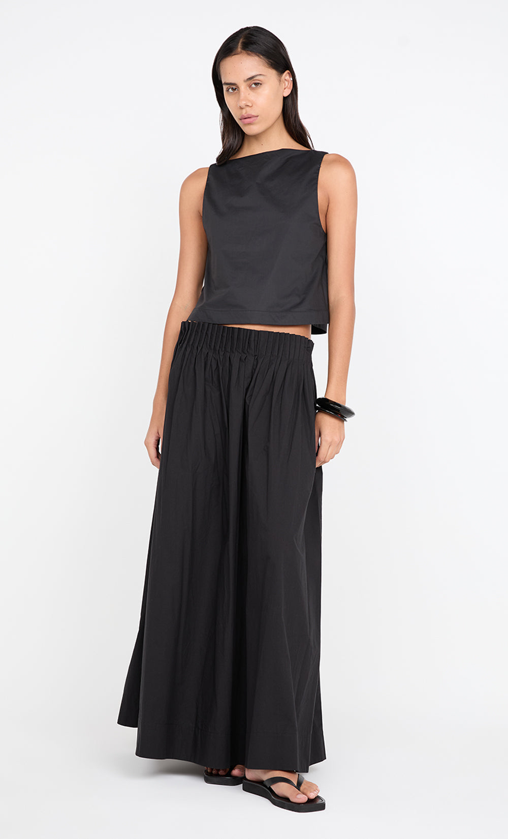 ALUCA V NECK TOP - BLACK